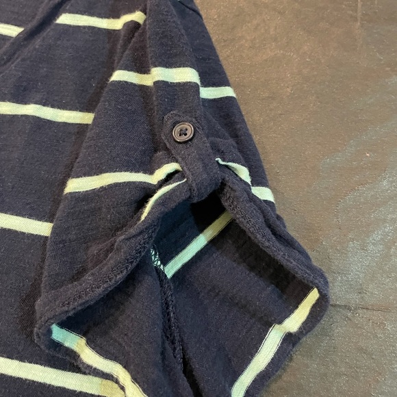 Gap shirt - Picture 2 of 2